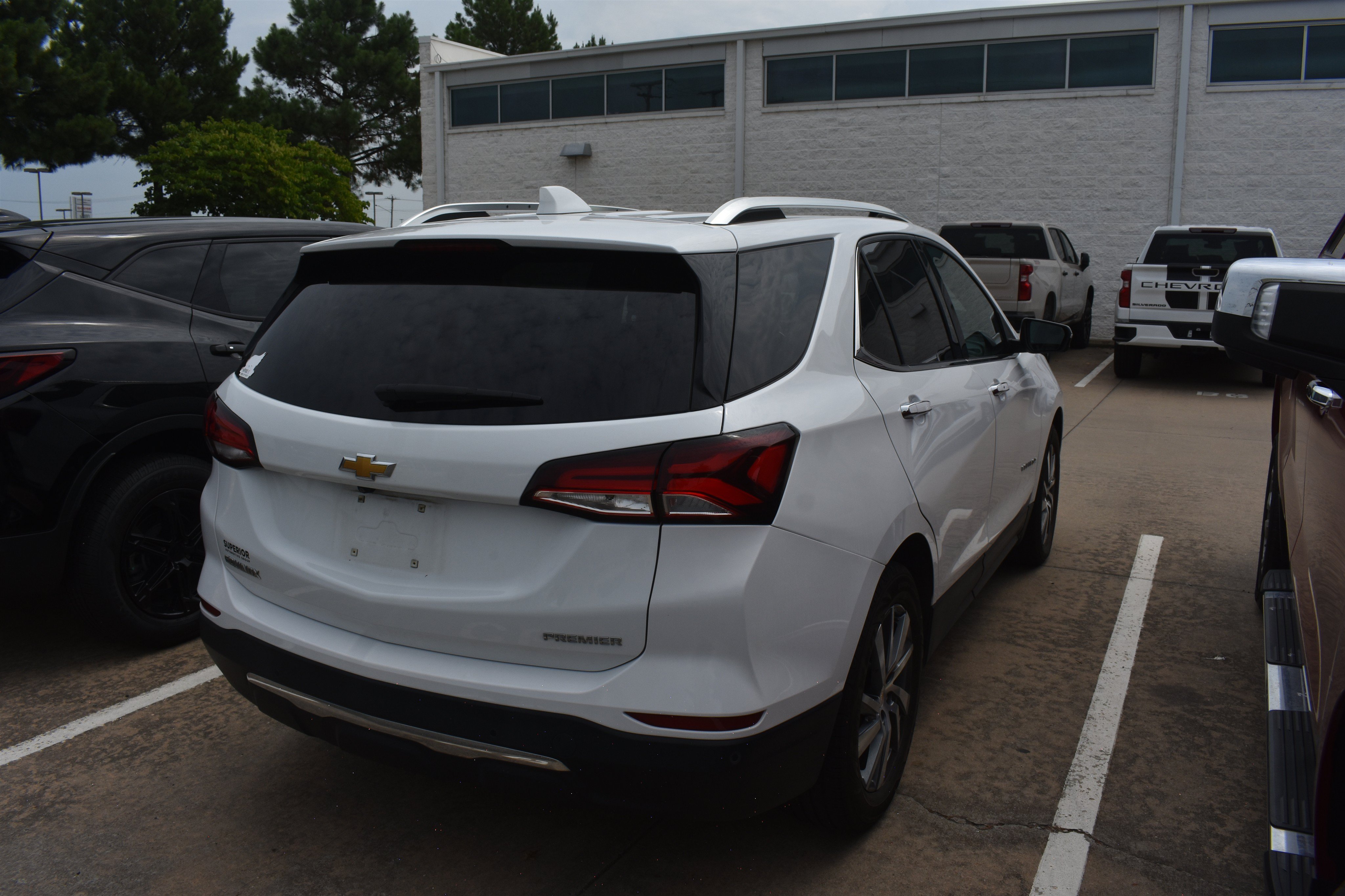 Used 2022 SUMMIT WHITE Chevrolet Premier image 5
