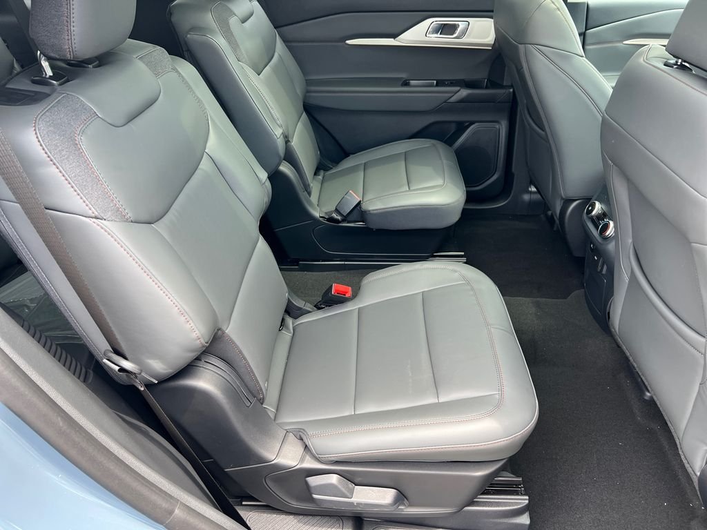 New 2026 Vapor Blue Metallic Ford Active image 18