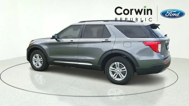 Certified Used 2023 Gray Metallic Ford XLT image 5