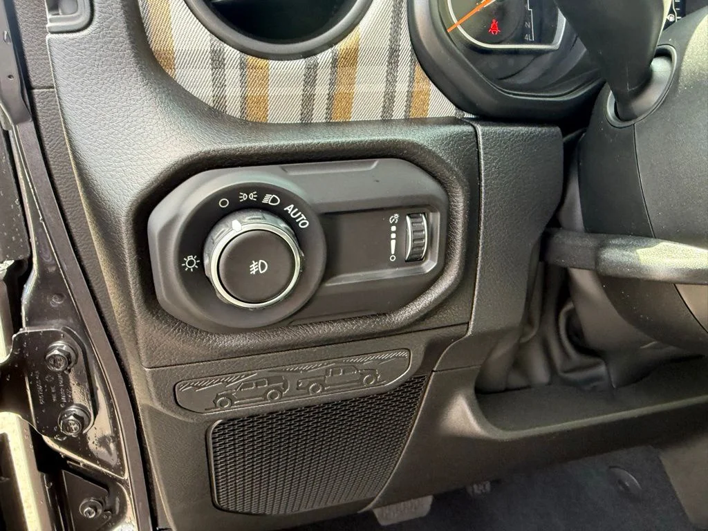 New 2026 Granite Crystal Metallic Clear-Coat Exterior Paint Jeep 85th Anniversary Edition image 16