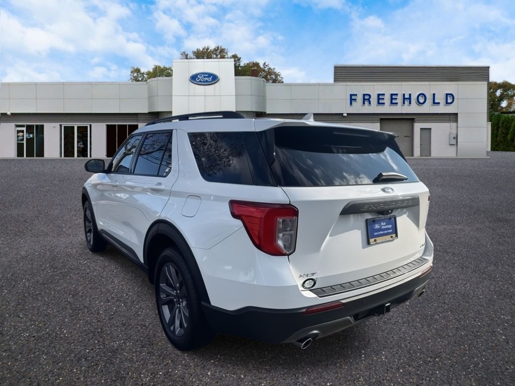 Certified Used 2022 White Metallic Ford XLT image 6