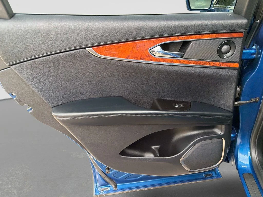 Used 2020 Blue Lincoln Reserve image 13