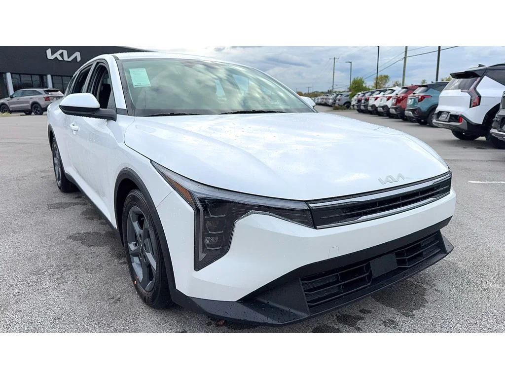New 2026 Whi Kia LXS image 2