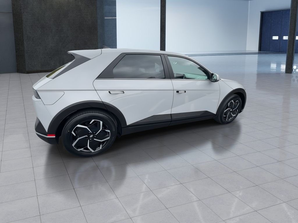 Used 2023 Gray Hyundai SEL image 8
