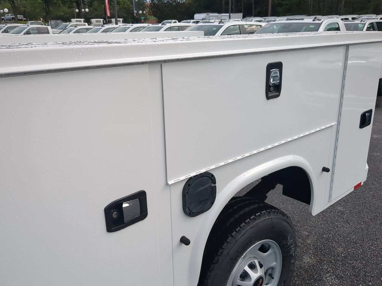 New 2026 Summit White GMC Pro image 22