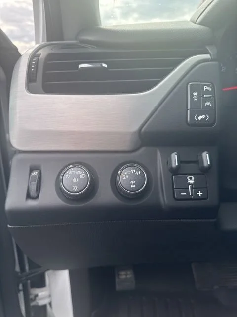 Used 2019 White GMC SLT image 15