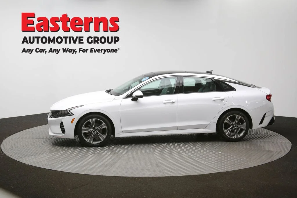 Used 2022 White Kia EX image 59