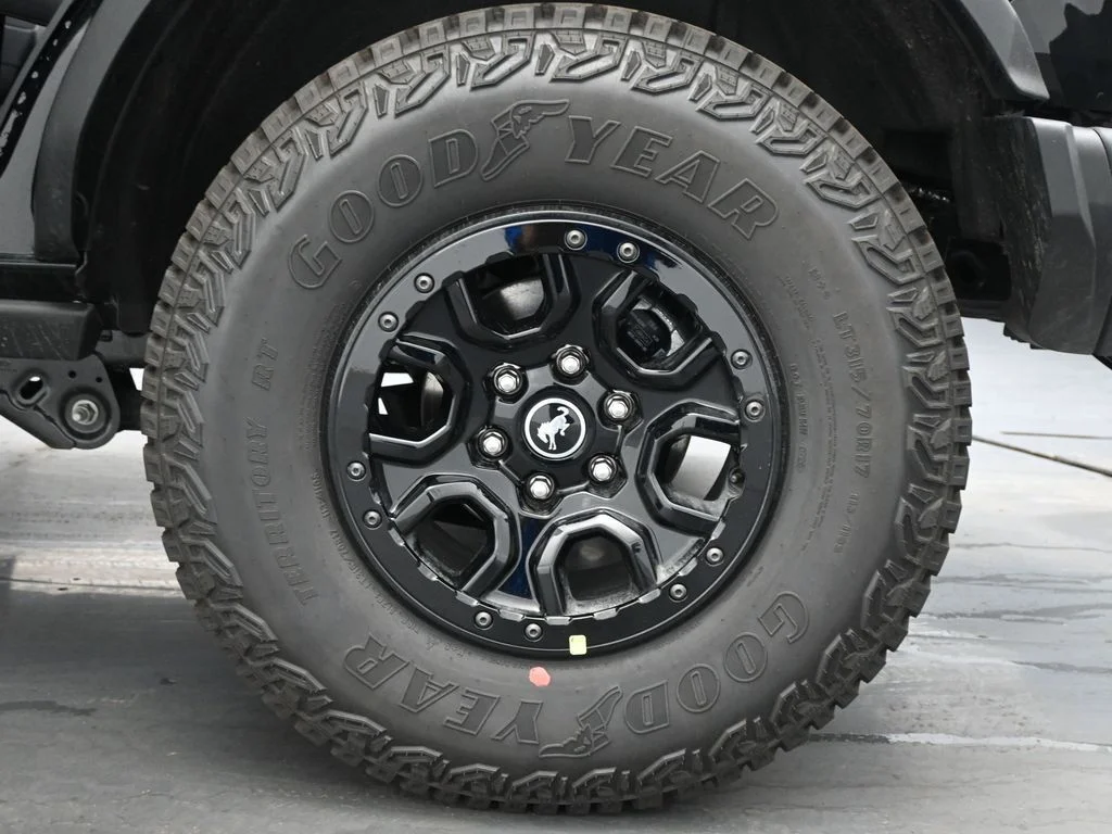 New 2026 Shadow Black Ford Badlands image 23
