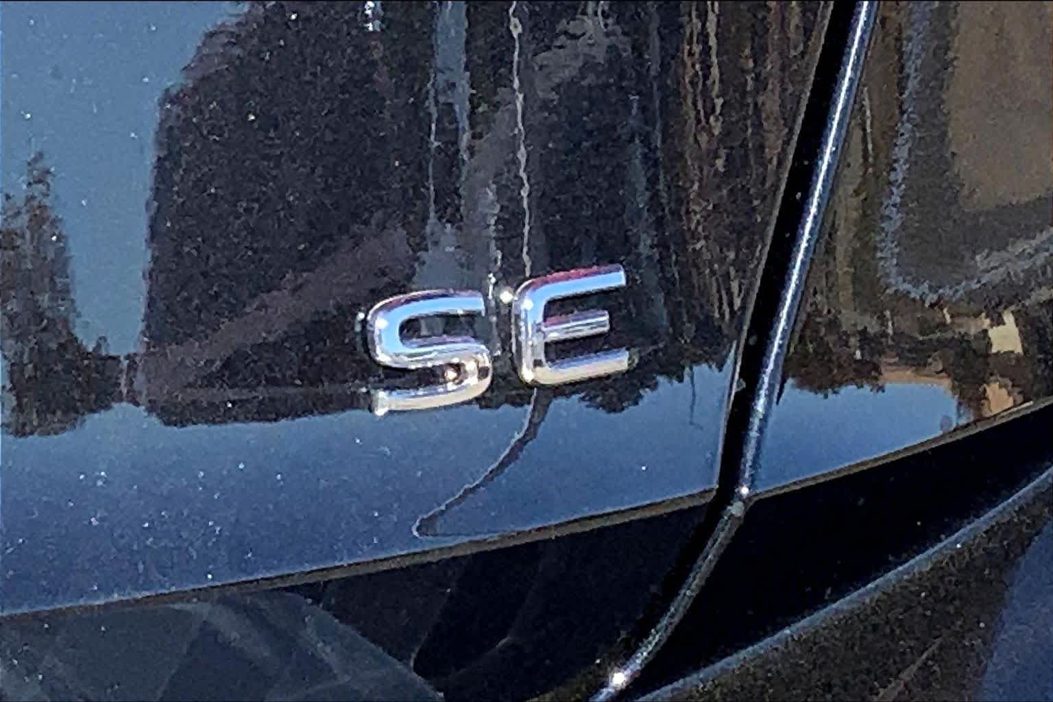 New 2026 Deep Black Pearl Volkswagen SE image 15