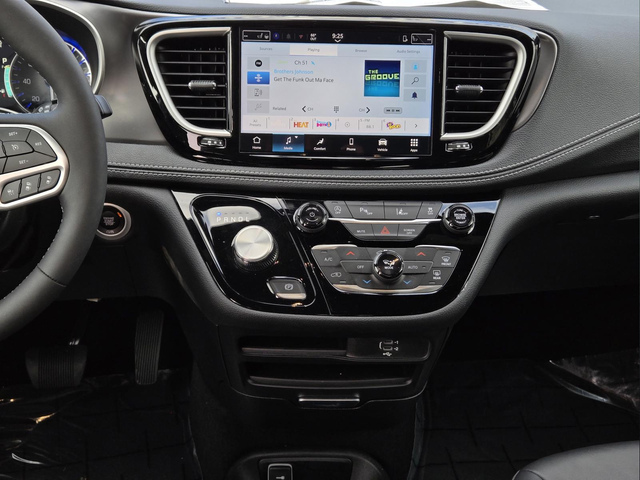 2026 Chrysler Pacifica Select - Photo 22