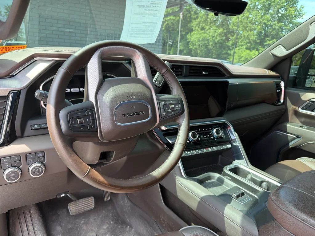 Used 2025 White GMC Denali image 16