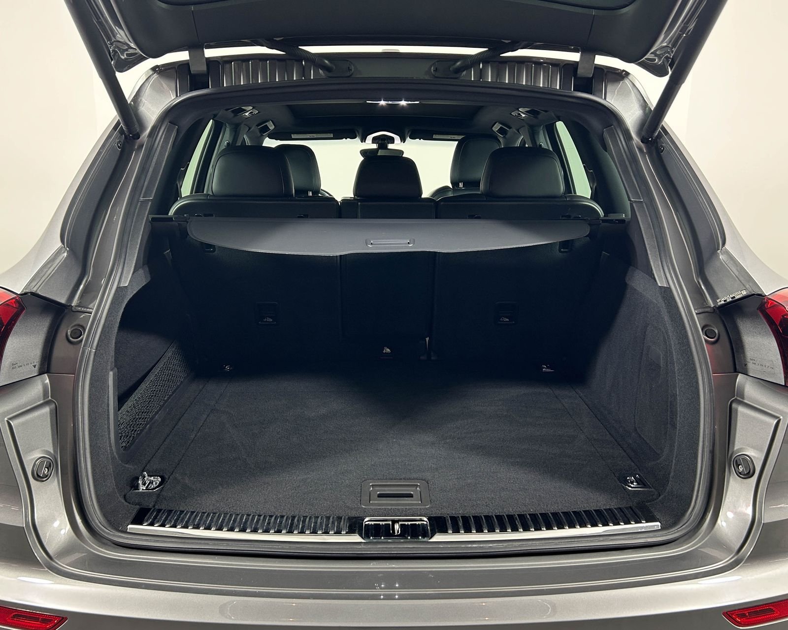 Used 2018 Gray Porsche Base image 29