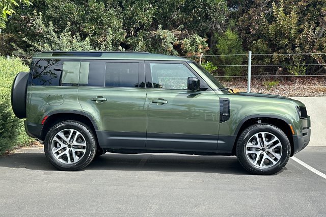 New 2026 Woolstone Green Land Rover S image 6
