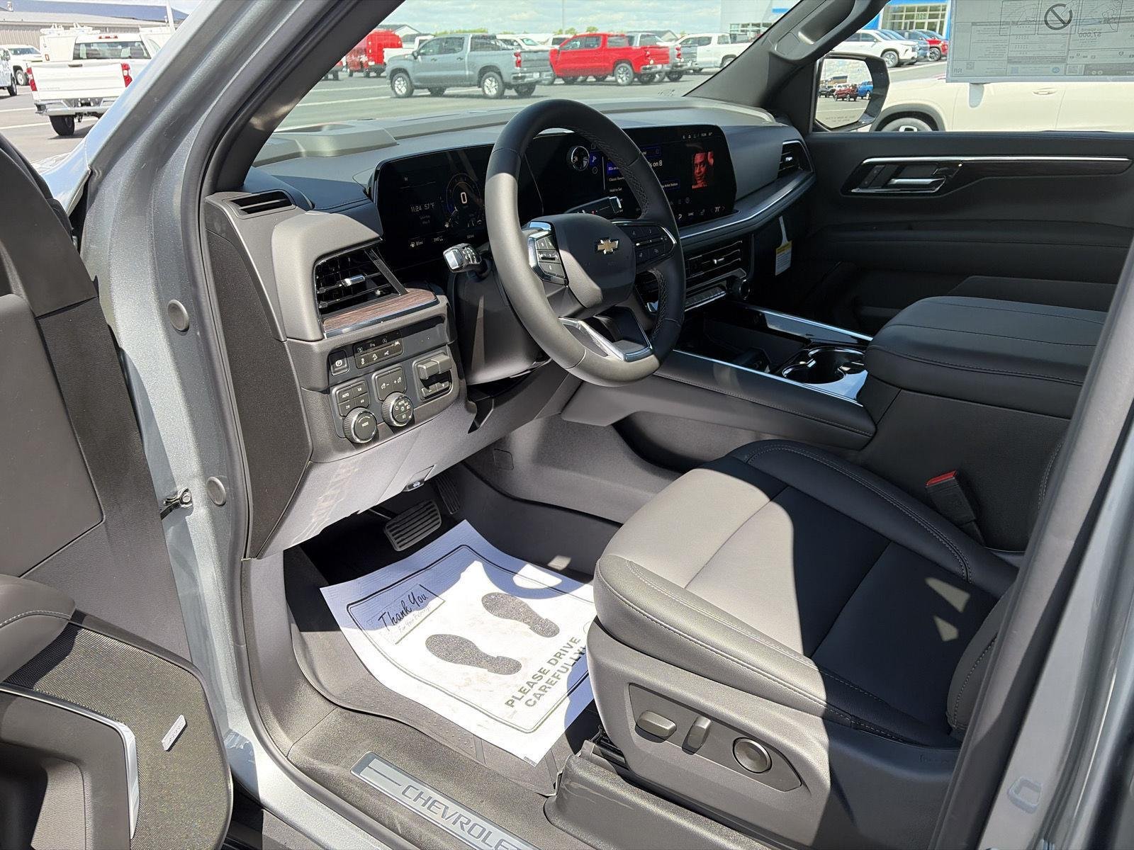 2026 Chevrolet Suburban LT - Photo 21