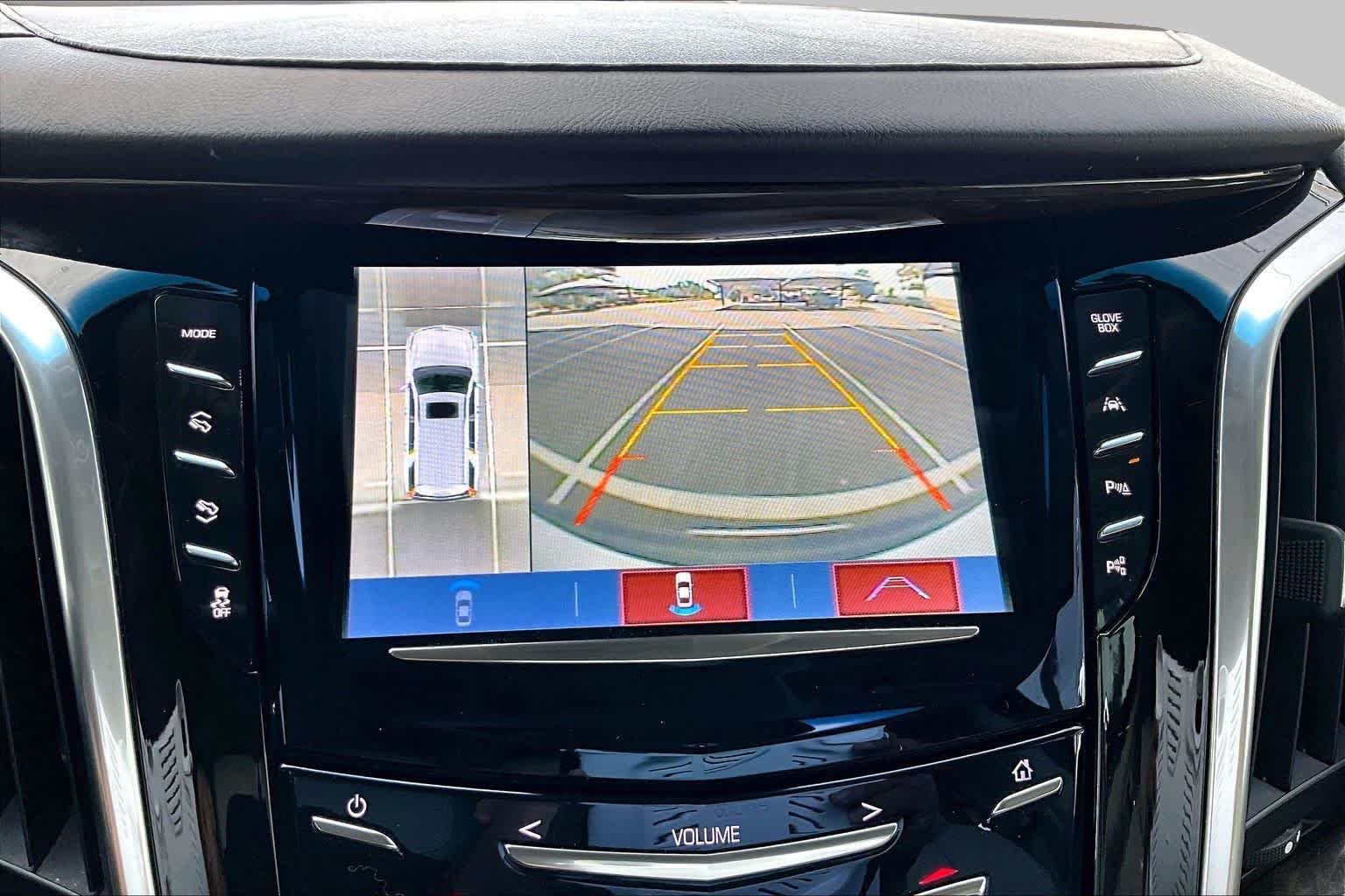 Used 2019 Crystal White Tricoat Cadillac Premium Luxury image 27