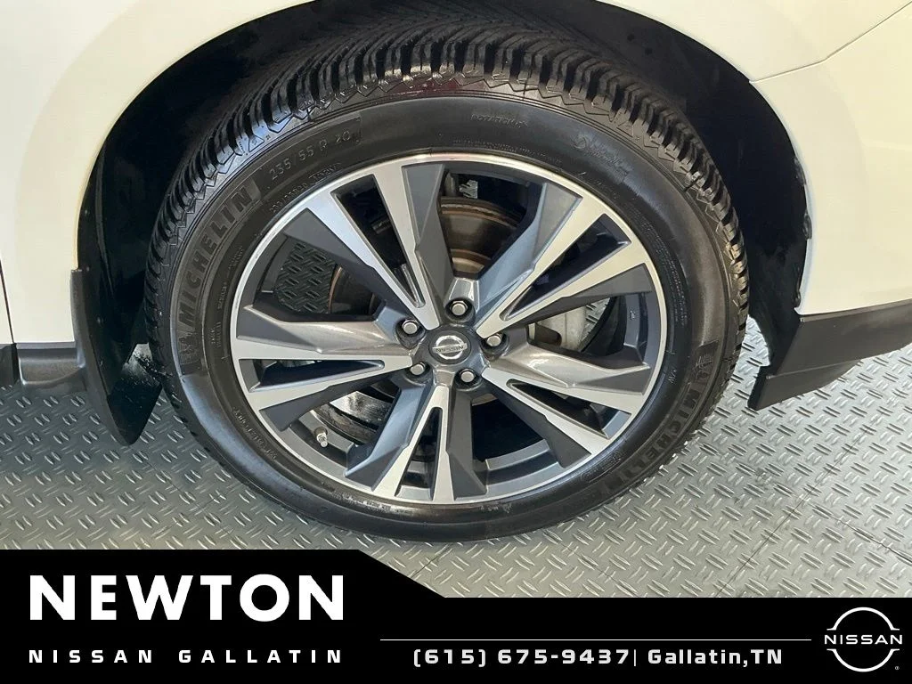 Used 2019 Pearl White Nissan Platinum image 60
