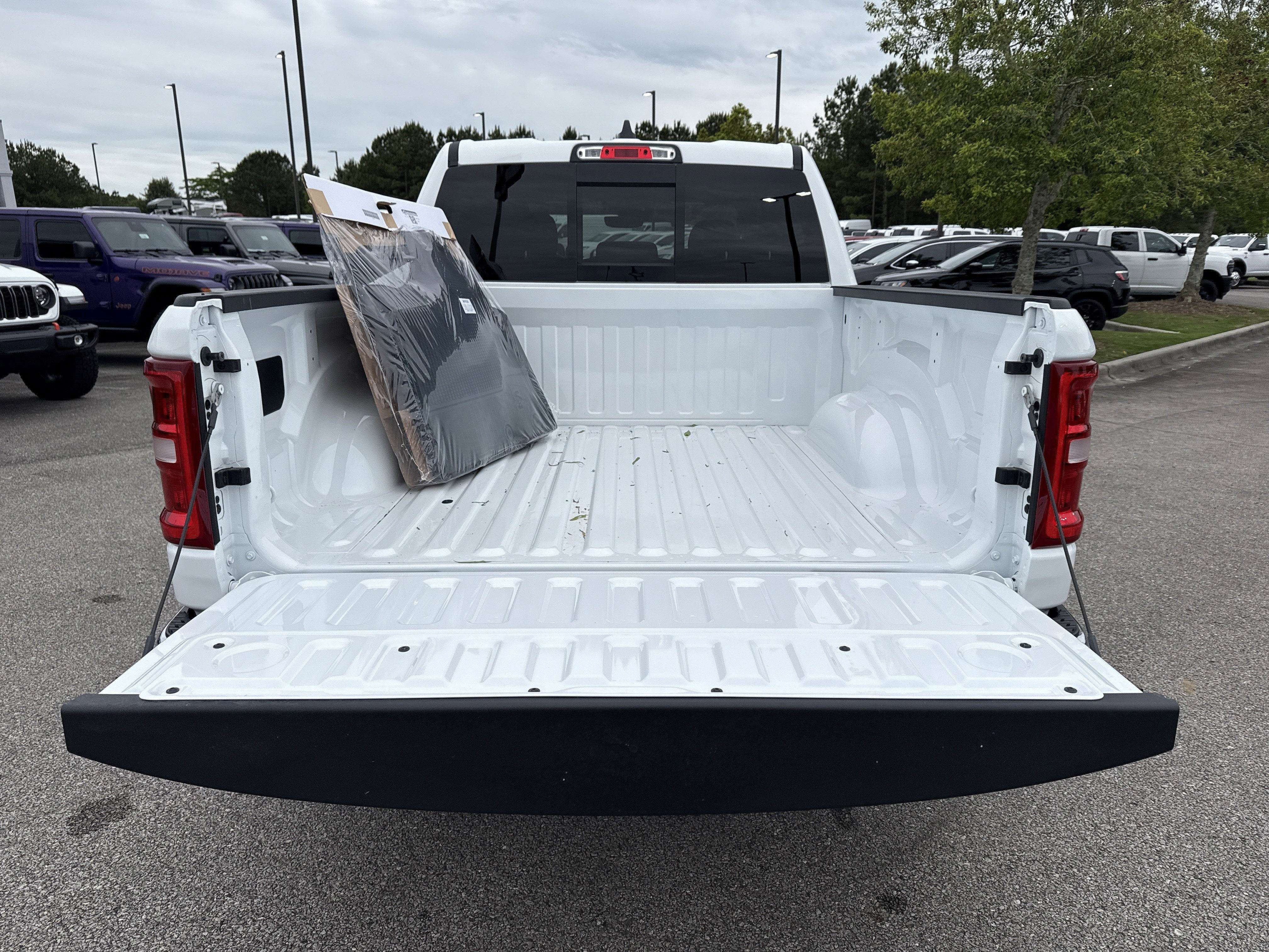 New 2026 Bright White Clearcoat RAM Big Horn/Lone Star image 19