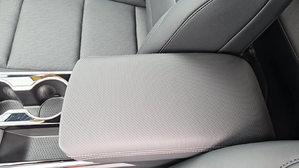 New 2027 Summit White Chevrolet LT image 15