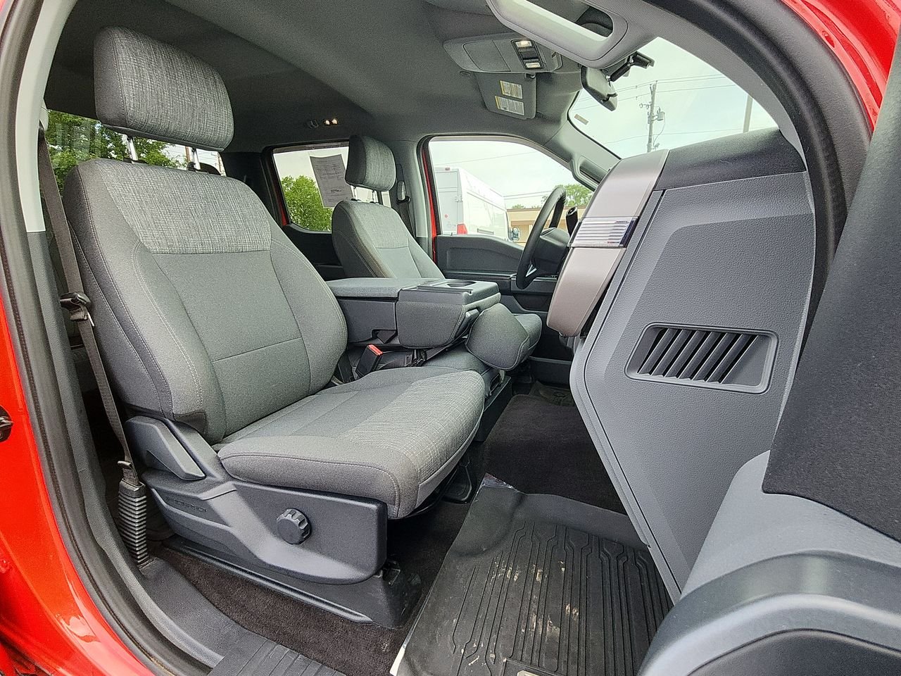 Used 2022 Red Ford XLT image 24