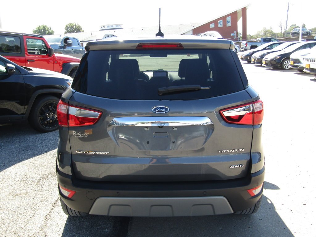 Used 2020  Ford Titanium image 4