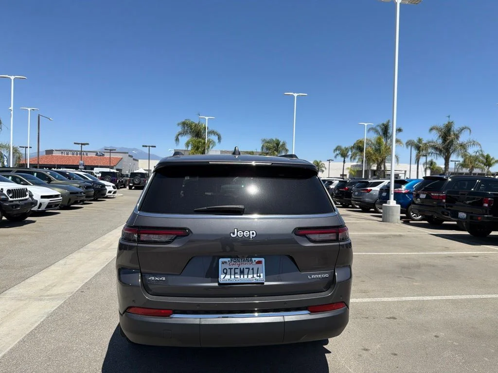 Used 2025 Gray Jeep Laredo X image 6