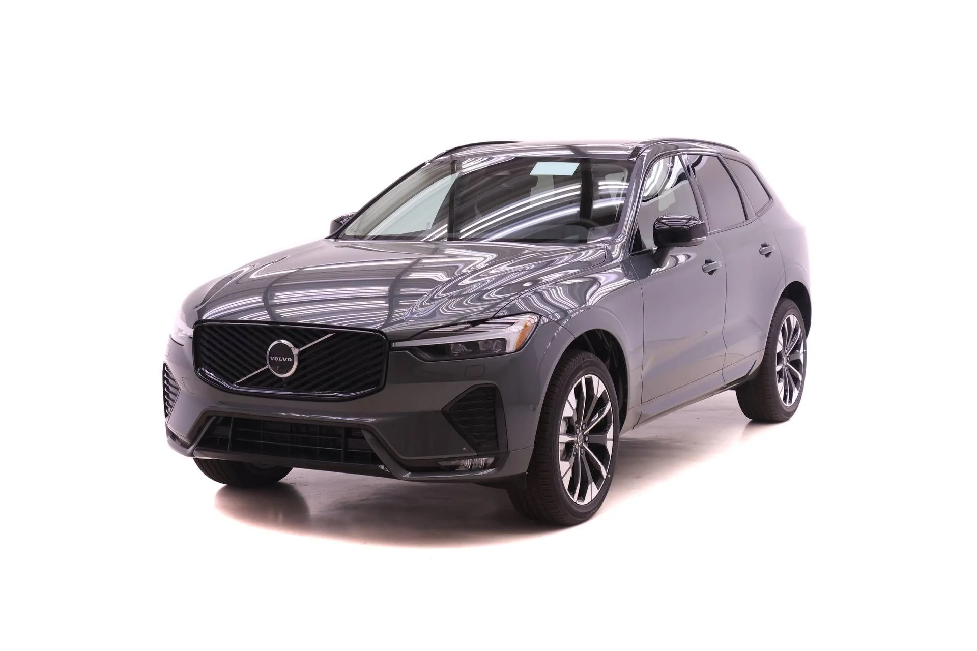2026 Volvo XC60 B5 Plus Dark AWD's photo