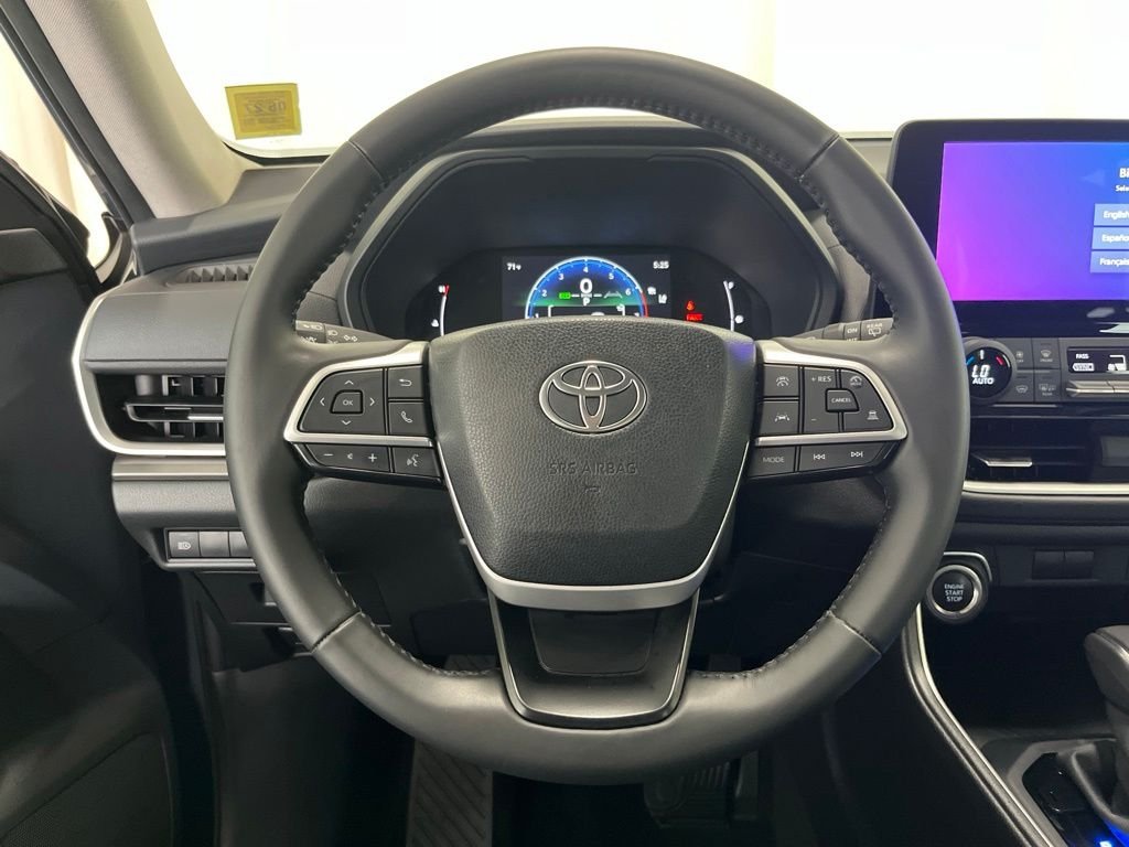 Used 2024 White Toyota XLE image 5