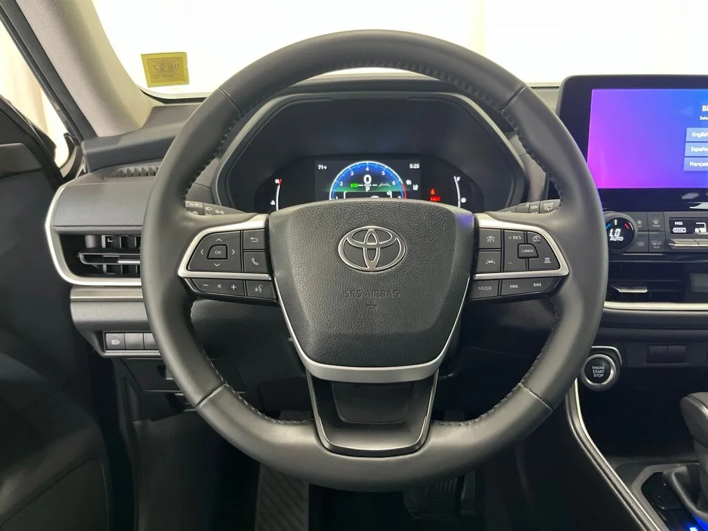 Used 2024 White Toyota XLE image 5