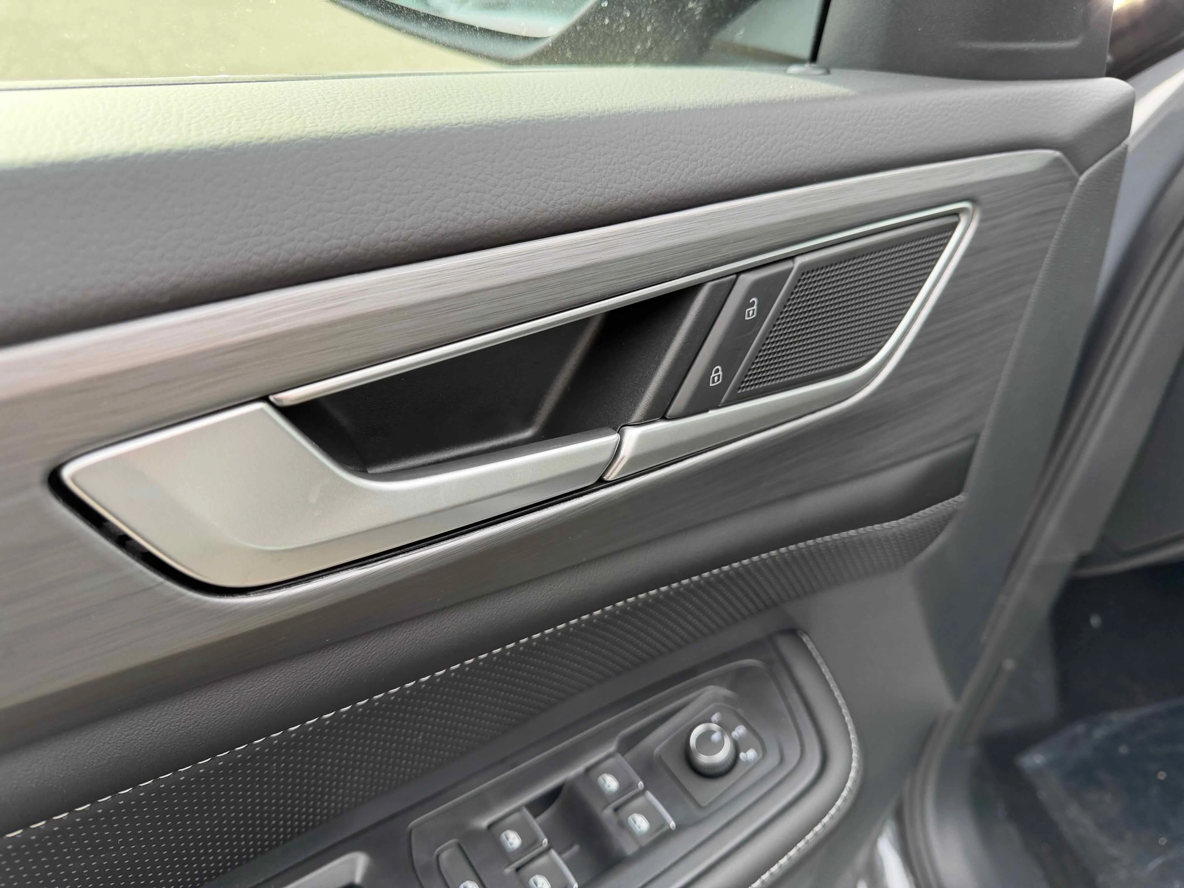 New 2026 Gray Volkswagen 2.0T SE w/Technology image 17