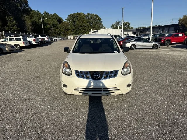 Used 2015 White Nissan S image 2