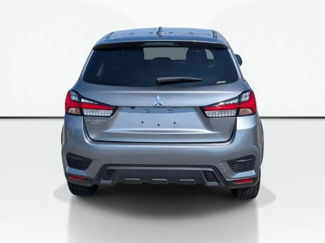 Used 2024 Silver Mitsubishi 2.0 ES image 8