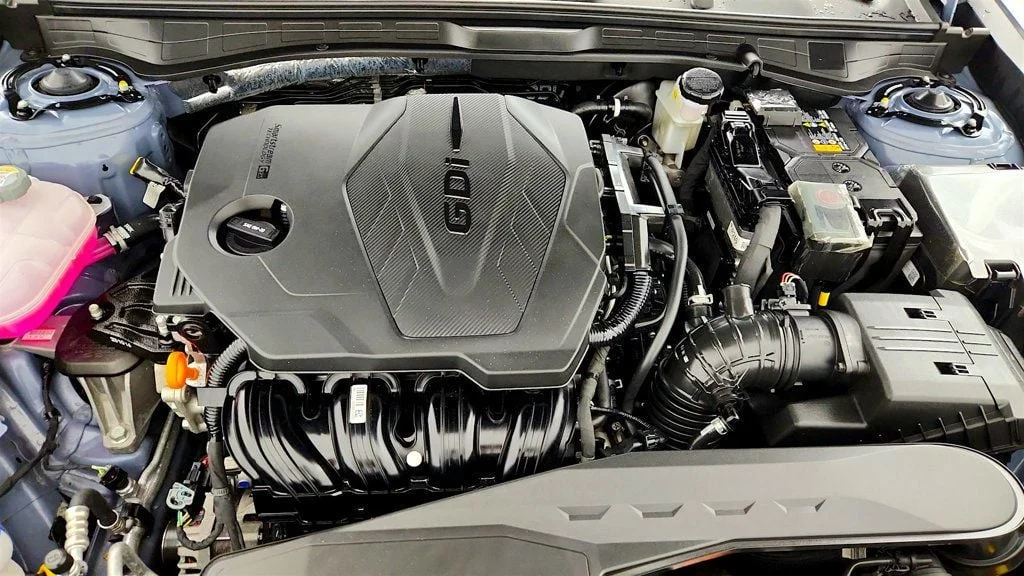 Used 2026 Transmission Blue Hyundai SE FWD image 24