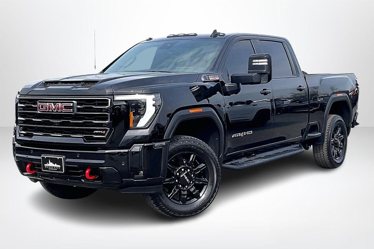 Used 2025 Onyx Black GMC 4WD Crew Cab Standard Bed AT4 image 3