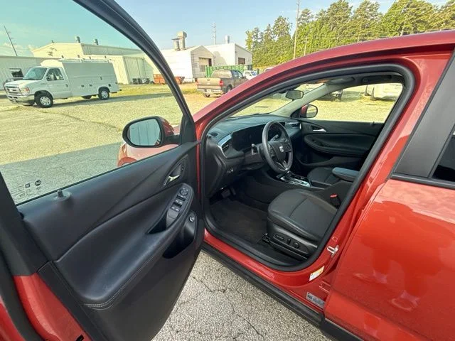 Used 2024 Red Buick Preferred image 21