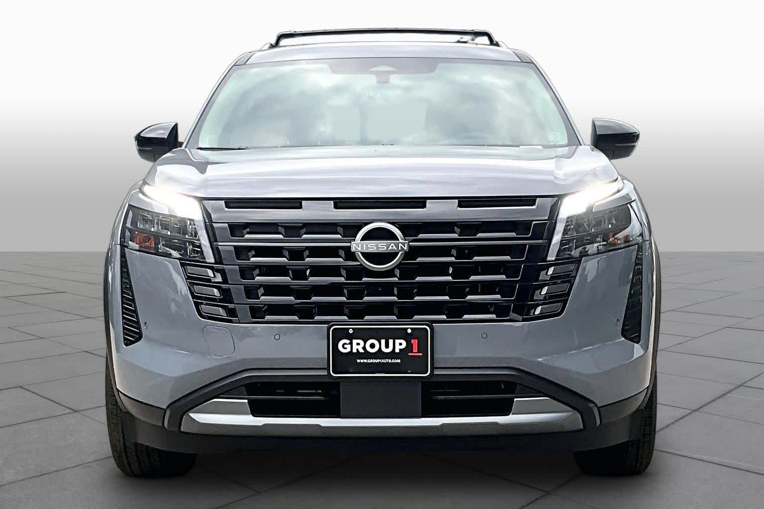 New 2026 Boulder Gray Pearl Nissan Platinum image 3