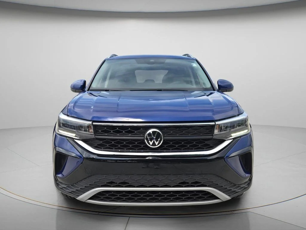 Certified Used 2023 Blue Volkswagen 1.5T SE image 9
