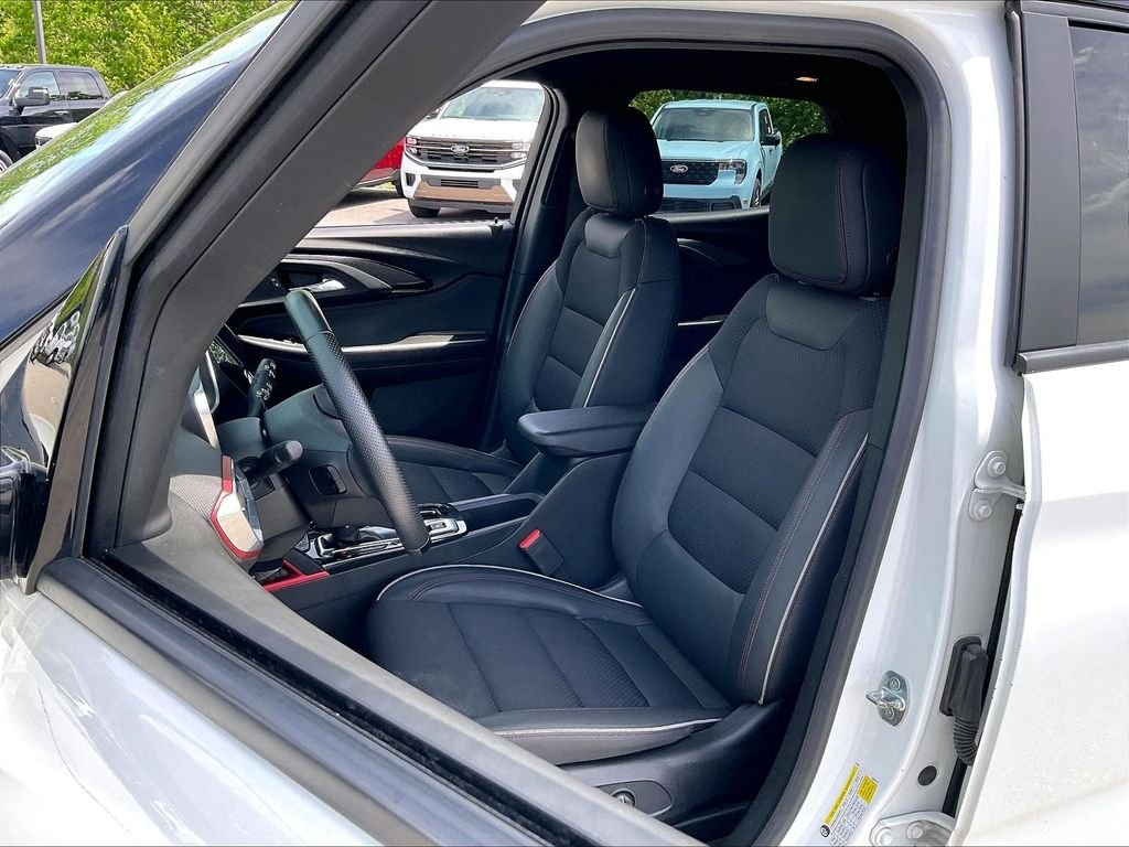 Used 2023 Summit White Chevrolet RS image 9