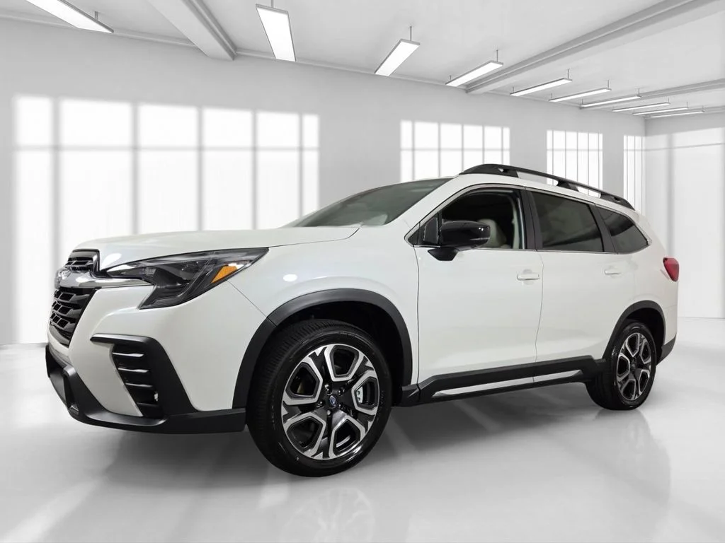 New 2026 CRYSTAL WHITE PEARL Subaru Limited 7-Passenger image 2