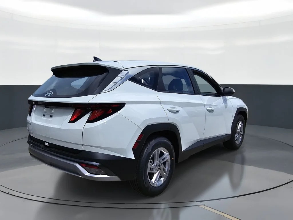 New 2026 White Hyundai SE image 3