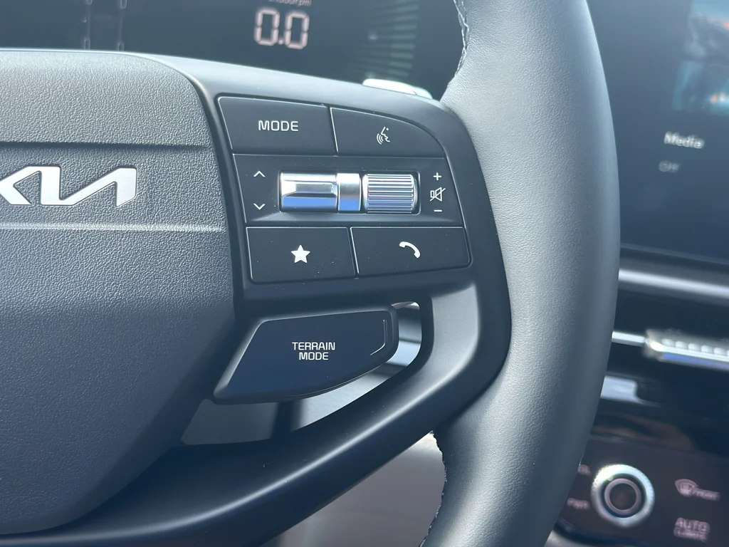 New 2027 Fusion Black Kia EX image 18