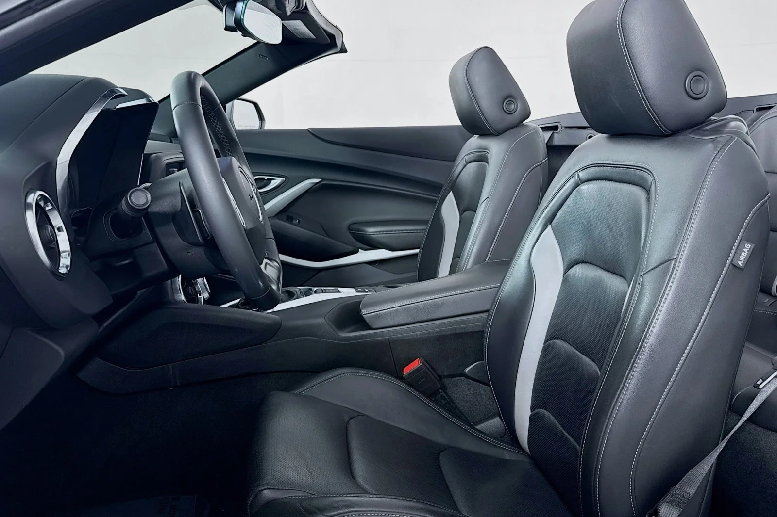 Used 2023 Sharkskin Metallic Chevrolet 2LT CONVERTIBLE image 17