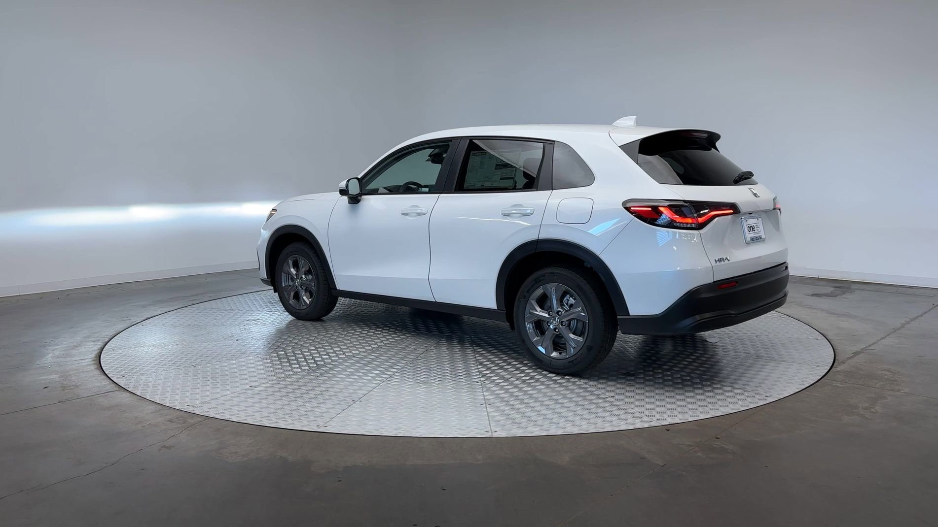New 2026 Platinum White Pearl Honda LX image 6