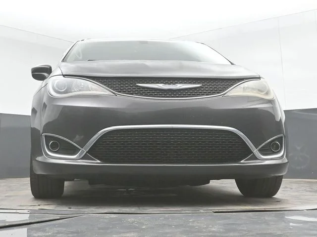 Used 2017 Gray Chrysler Touring L Plus image 44