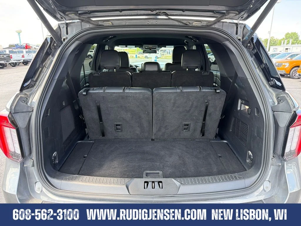 Used 2025 Gray Ford ST-Line image 22