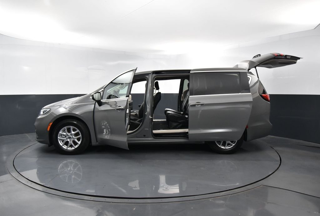 Used 2023 White Chrysler Touring L image 38