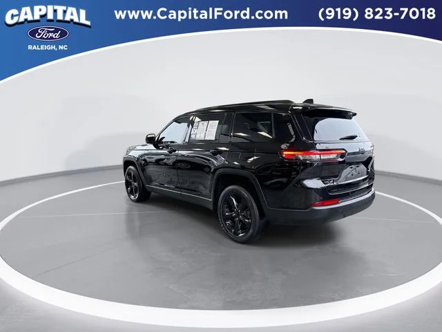 Used 2023 Black Jeep Altitude image 6