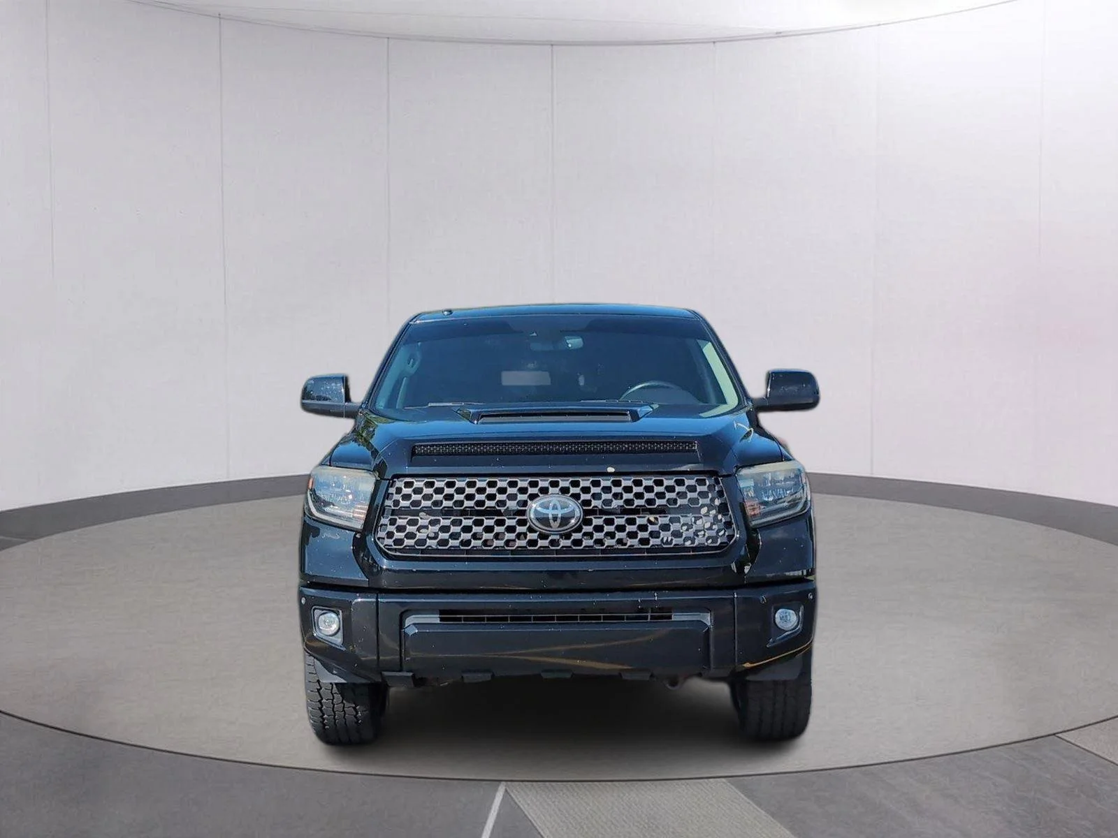 Used 2019 Midnight Black Metallic Toyota SR5 image 10