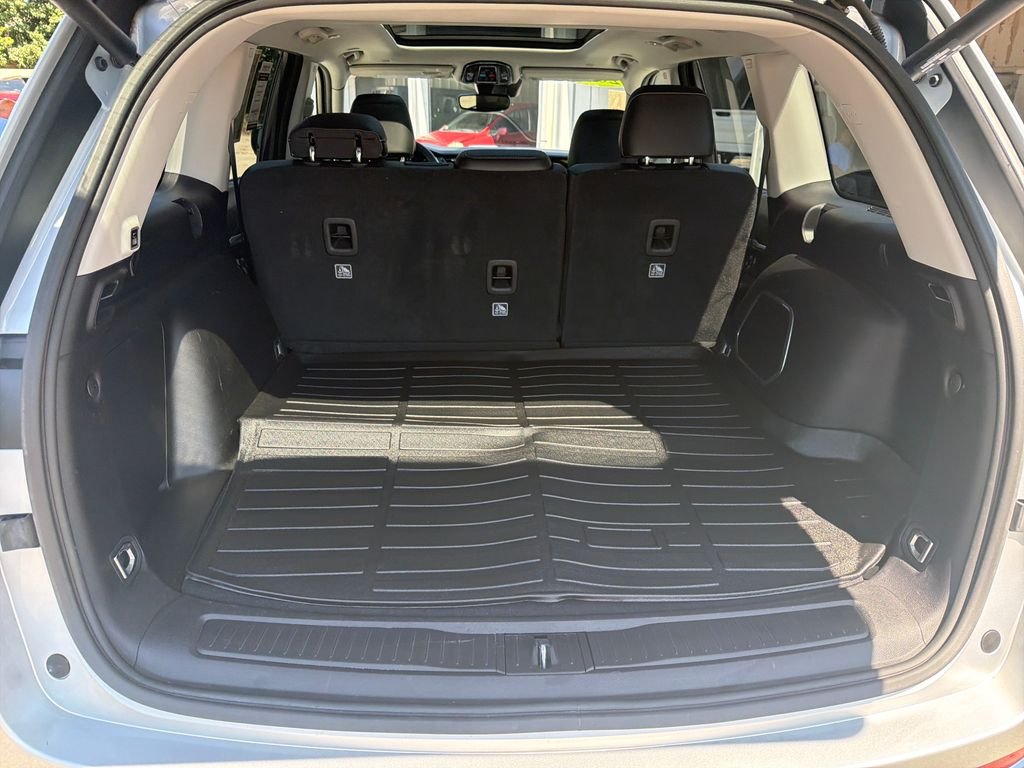 Used 2024 Silver Jeep 4xe image 10