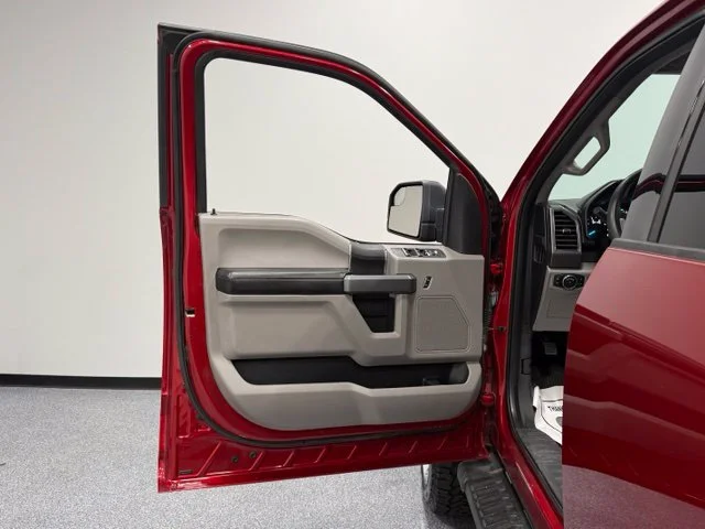 Used 2017 Red Ford XLT image 10