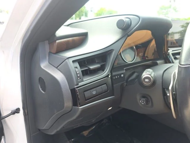 Used 2025 White Lexus 350 image 18